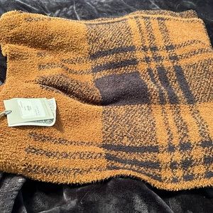 NWT - Barefoot dreams plaid scarf